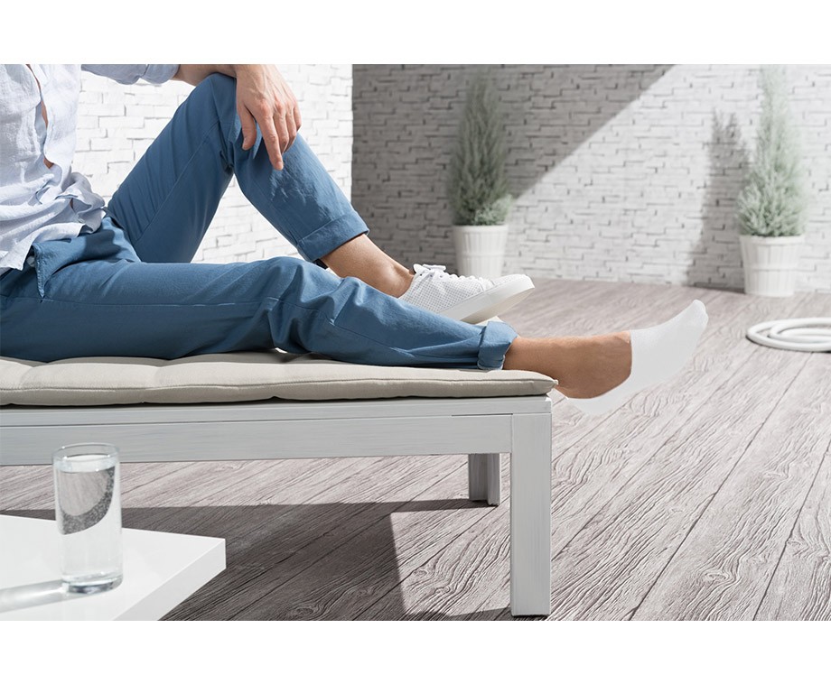 pc-invisable-white-lifestyle